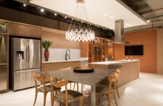 Tecnologia em favor do bem viver: projetos da CASACOR /SC apresentam ideias em automação e materiais para a construção