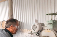 Marmoraria Custódio: empresa familiar se destaca há 10 anos no ramo de construção e decoração beneficiando rochas