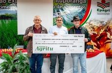 Agritu Sementes entrega R$ 428.790,00 em royalties à Epagri