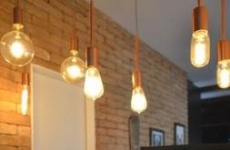 Apartamento ganha uma atmosfera acolhedora e propicia para convivência